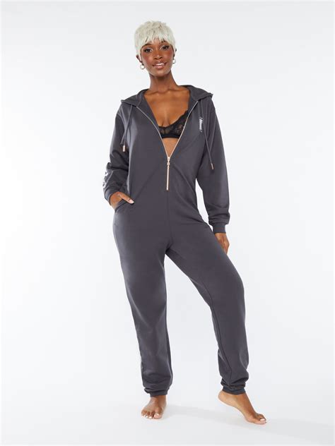 Forever Savage Hooded Onesie (1051) 1051 Reviews. Sold Out. Rissa - 5'11" size M. See other models in different sizes. M. S. L. L. XL. 1051 Reviews. 4.8. 98% of reviewers would recommend this product. Small True to Size Large. Style 4.9. Comfort 4.9. Highest Rated Lowest Rated Most Recent. Size Filter. Clear. October 23, 2019.